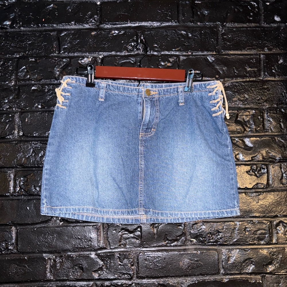 MUDD Vintage Y2K Lace Side Mini Skirt Size 7